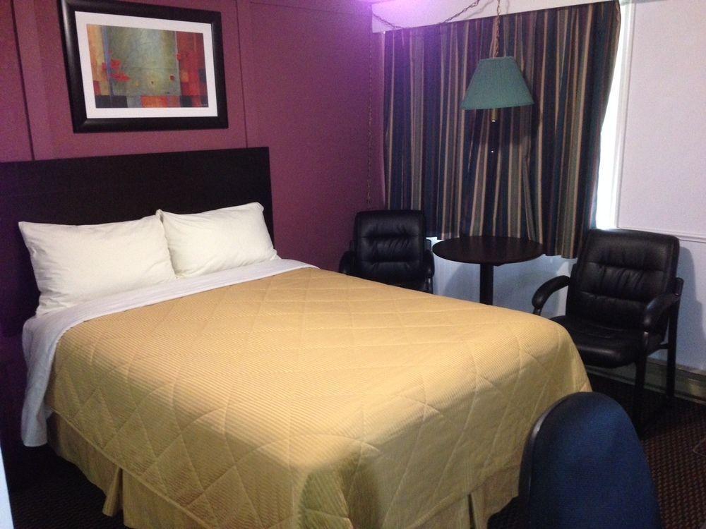 Country Squire Motel Arnprior Kültér fotó