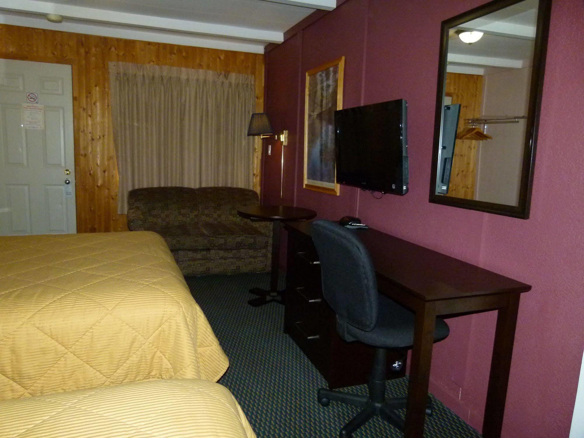 Country Squire Motel Arnprior Kültér fotó